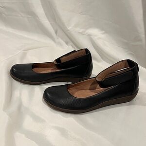 Clarks Ultimate Comfort Collection by Clarks Mary Jane Black Size 8.5M *EUC*